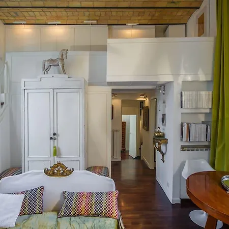 Aristocratic Luxury Flat 4 Min From Spanish Steps