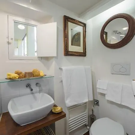 Aristocratic Luxury Flat 4 Min From Spanish Steps